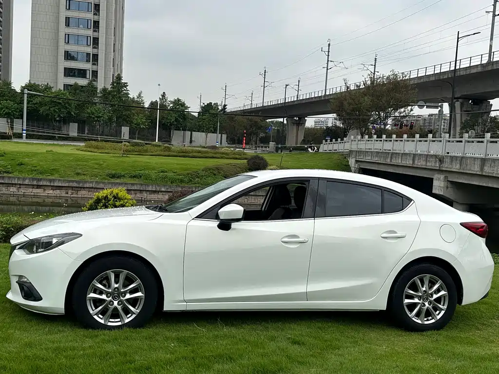 Mazda 3 Axela — миниатюра 7