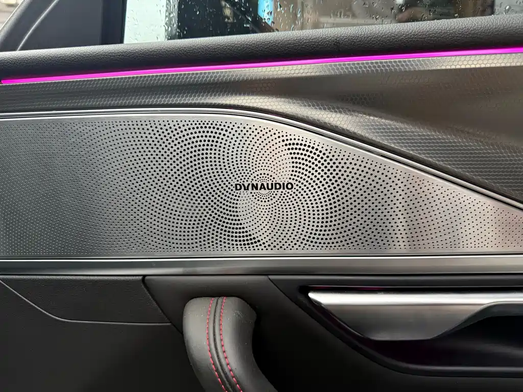XPeng P7 — миниатюра 10