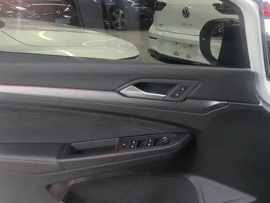 Volkswagen Golf GTI — миниатюра 7