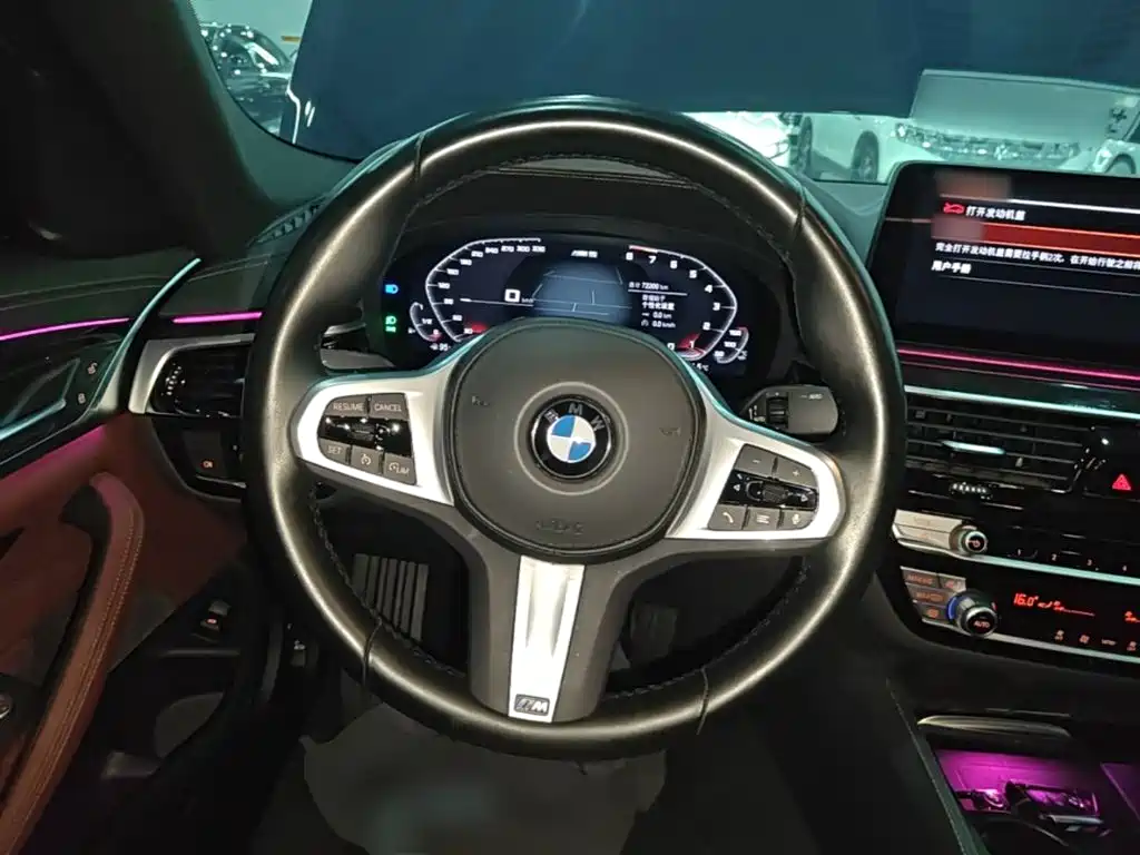 BMW 5 Series — миниатюра 11
