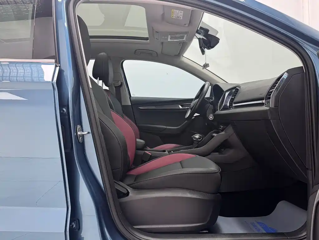 Skoda Karoq — миниатюра 12