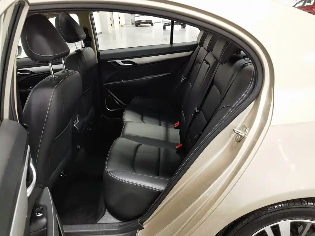 Geely Emgrand — миниатюра 15