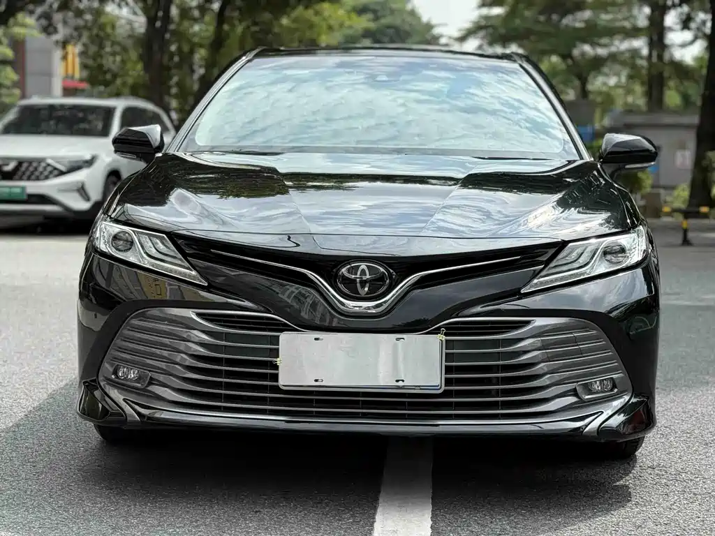 Toyota Camry — миниатюра 2