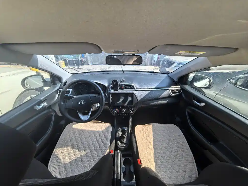 Hyundai Verna — миниатюра 7