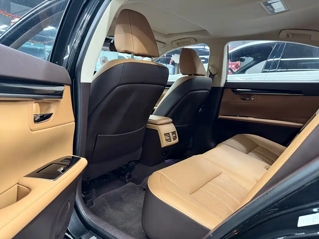 LEXUS  ES