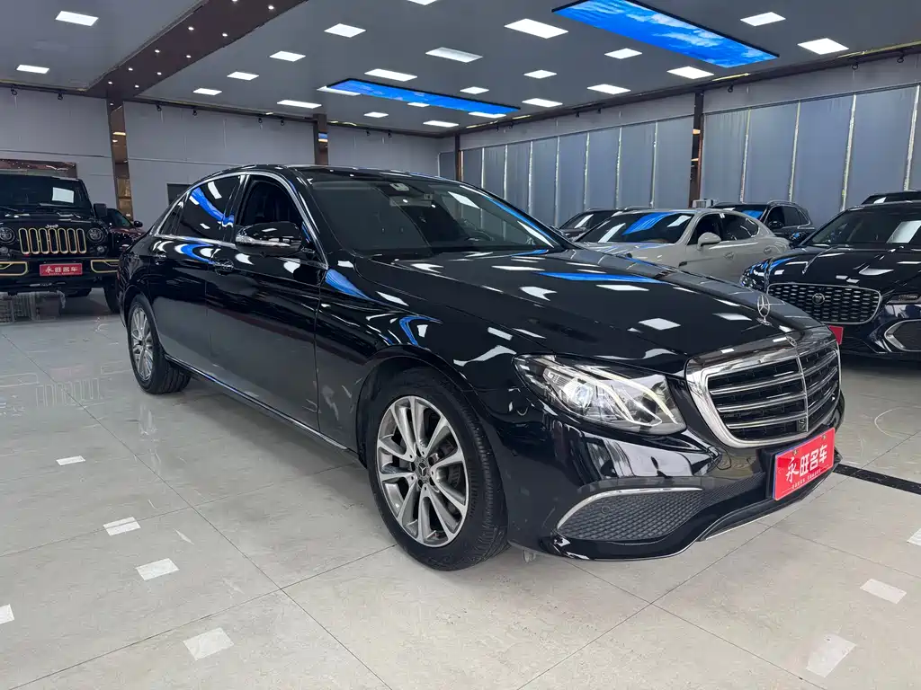 MERCEDES-BENZ E CLASS