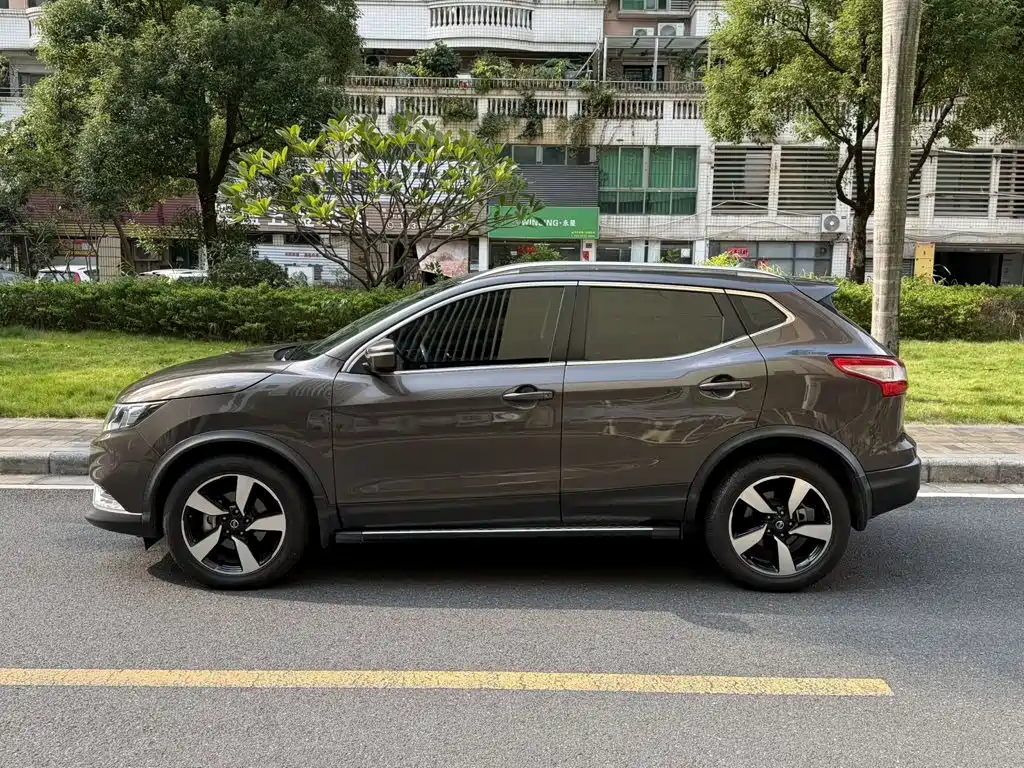 Nissan Qashqai — миниатюра 3