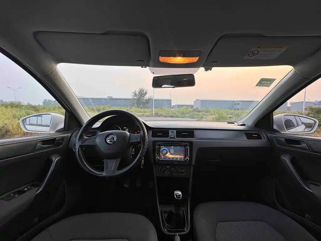 Skoda Rapid Spaceback — миниатюра 9