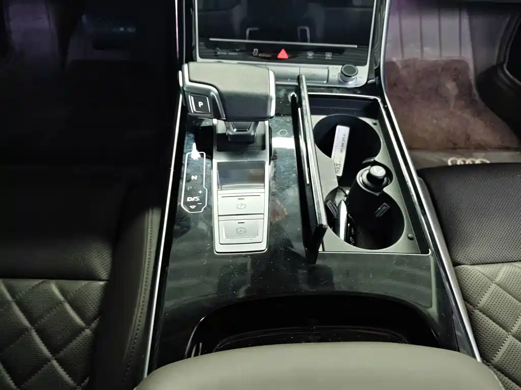 Audi A8 — миниатюра 8