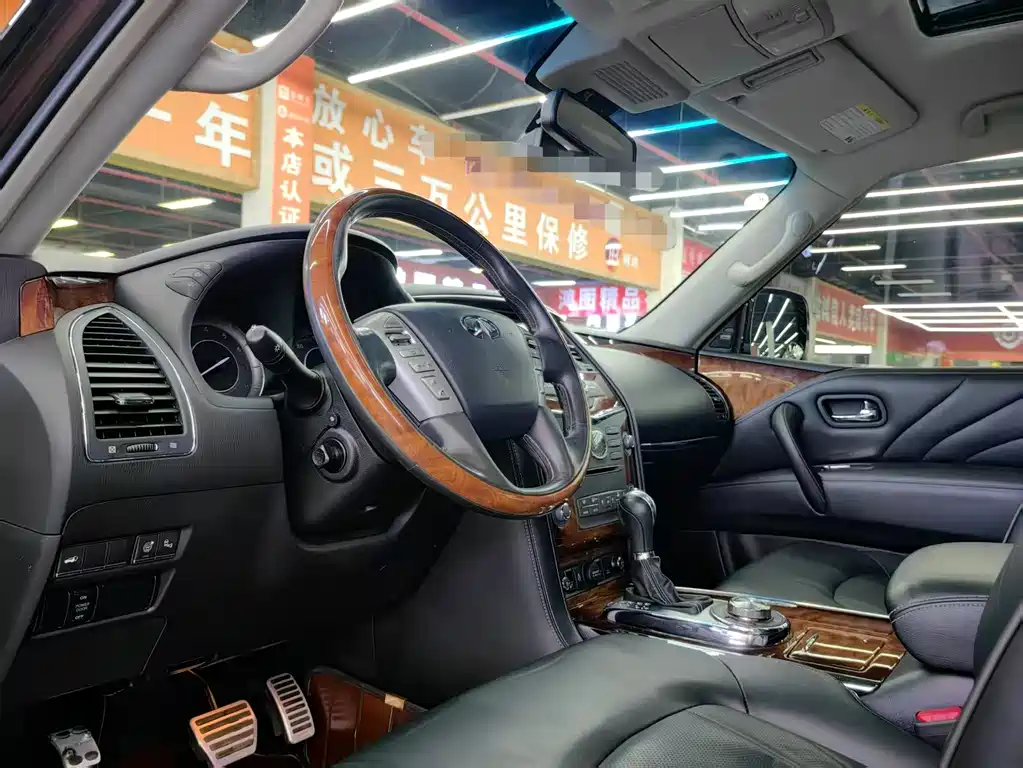 Infiniti QX80 2016 5.6L 4WD