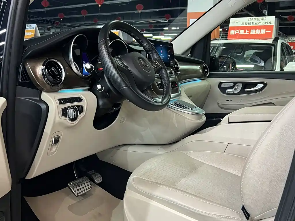 Mercedes-Benz V-Class V 2022 V 260 Luxury