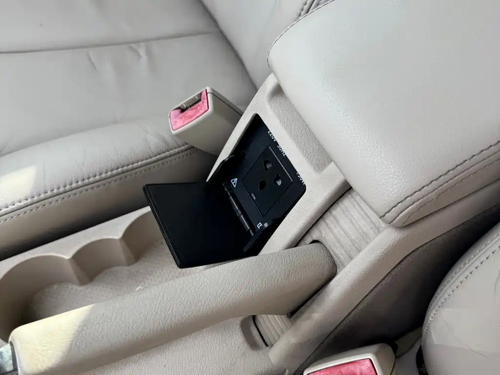 Volkswagen Passat Lingyu — миниатюра 14