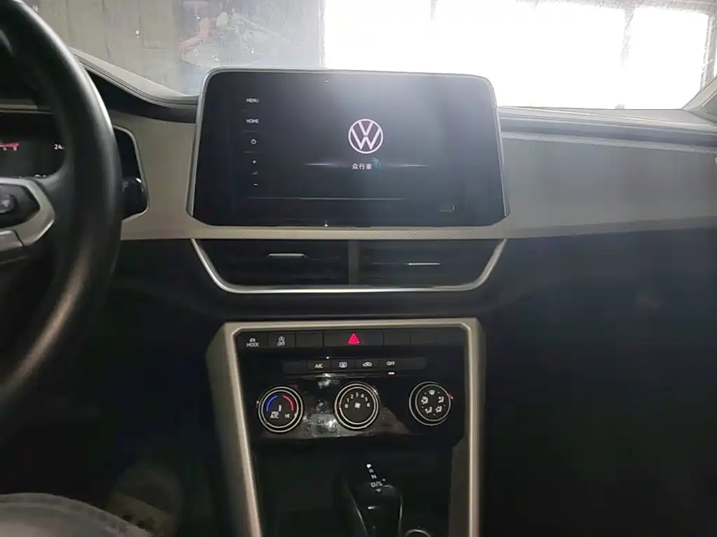 Volkswagen T-Roc — миниатюра 13