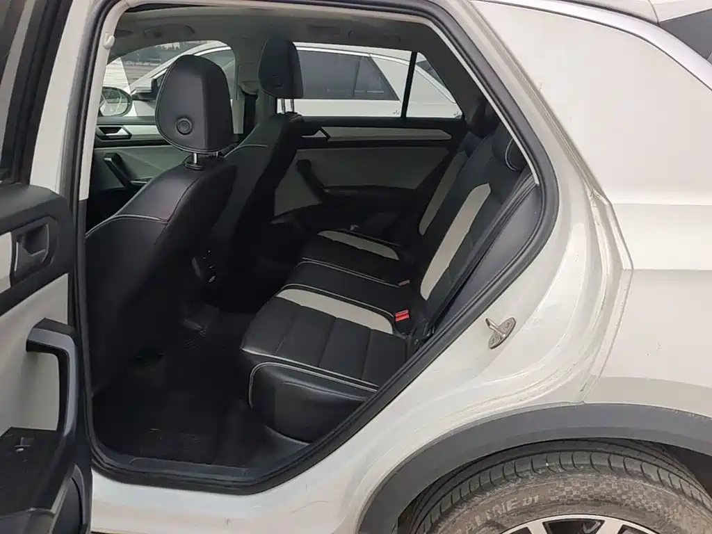 Volkswagen T-Roc — миниатюра 17