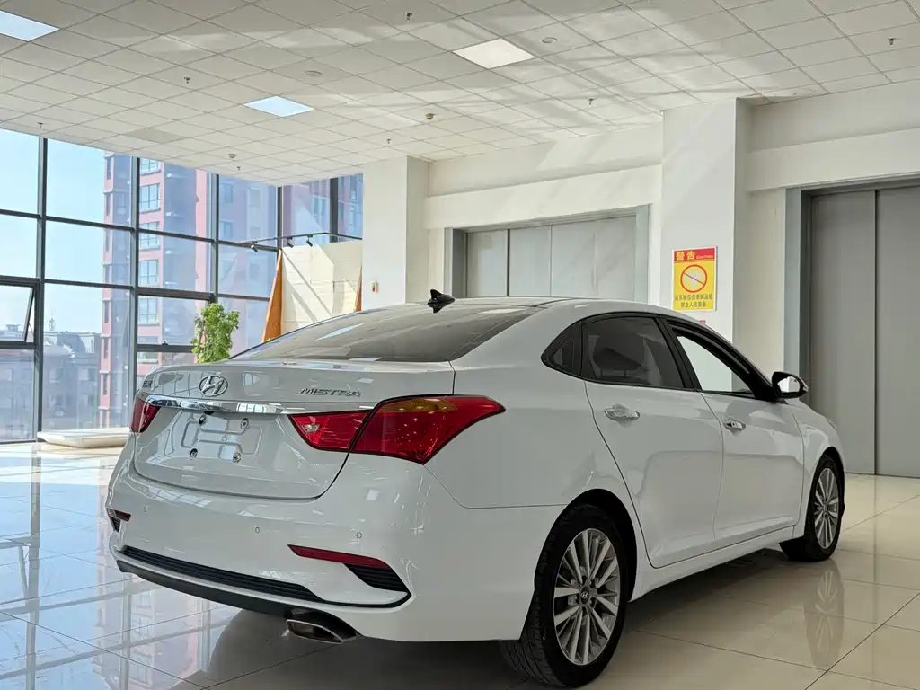Hyundai Mistra 2019 1.8L AT GLS V