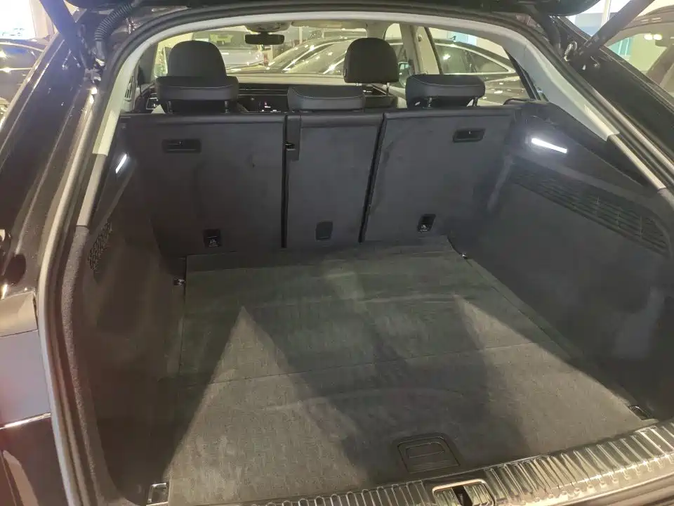 Audi Q8 — миниатюра 10