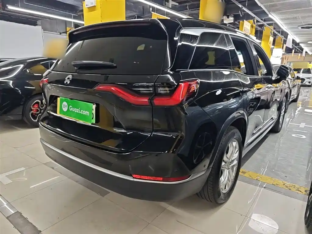 NIO ES8 2020 580KM мест