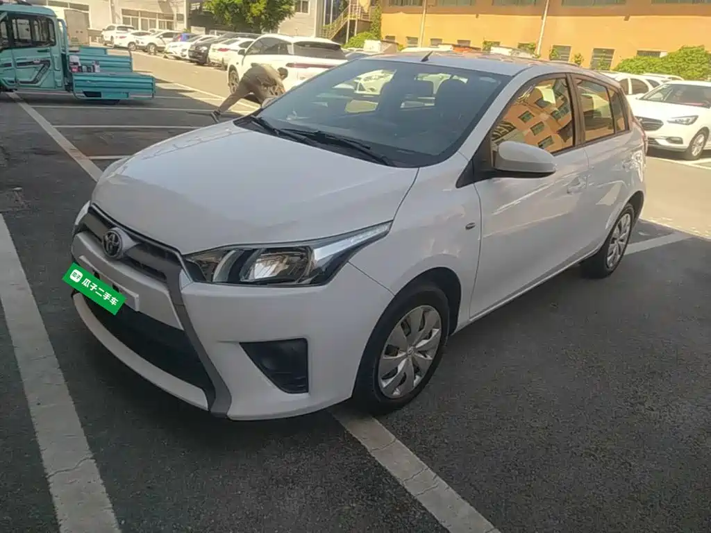 Toyota Yaris L — миниатюра 2