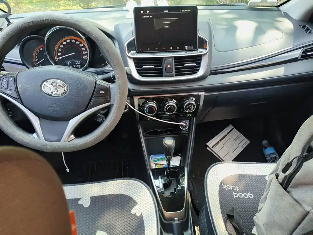 Toyota Yaris L — миниатюра 9