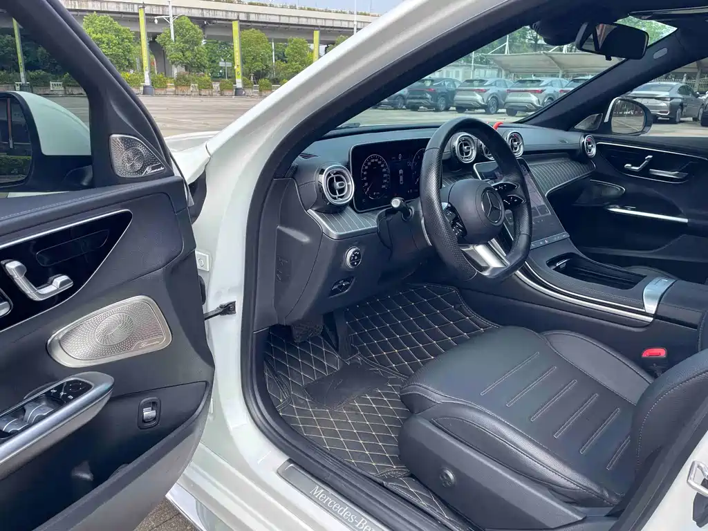 Mercedes-Benz C-Class — миниатюра 7