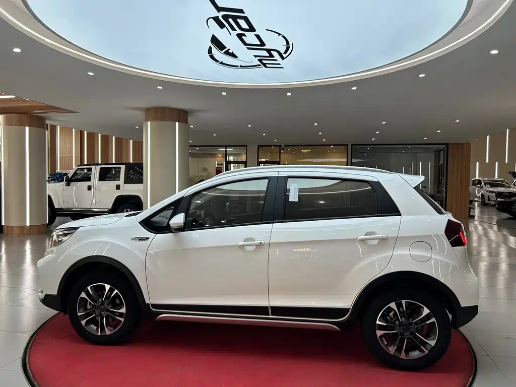 Geely Vision X3 — миниатюра 8