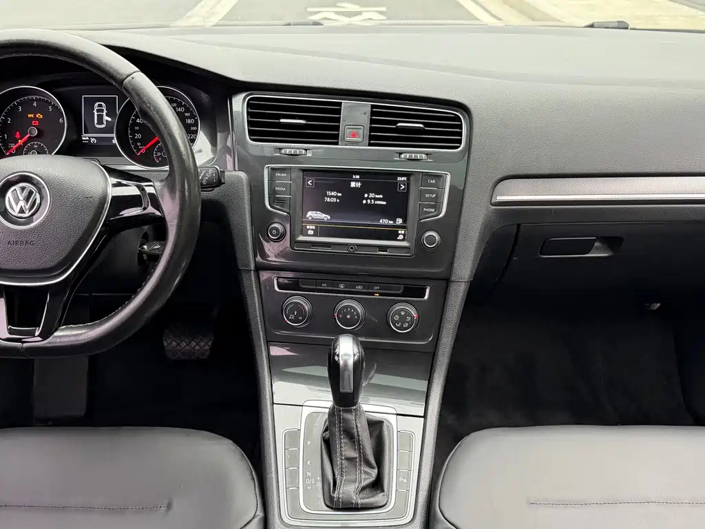 Volkswagen Golf — миниатюра 14