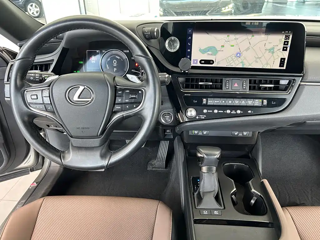 Lexus ES — миниатюра 13