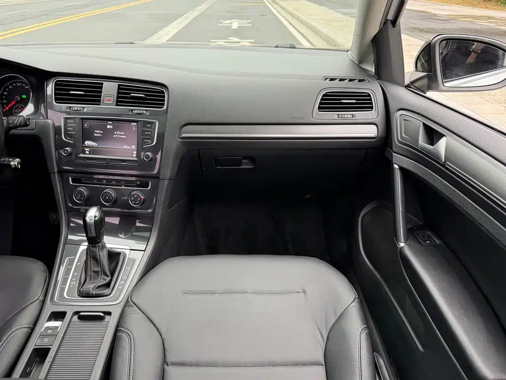 Volkswagen Golf — миниатюра 15