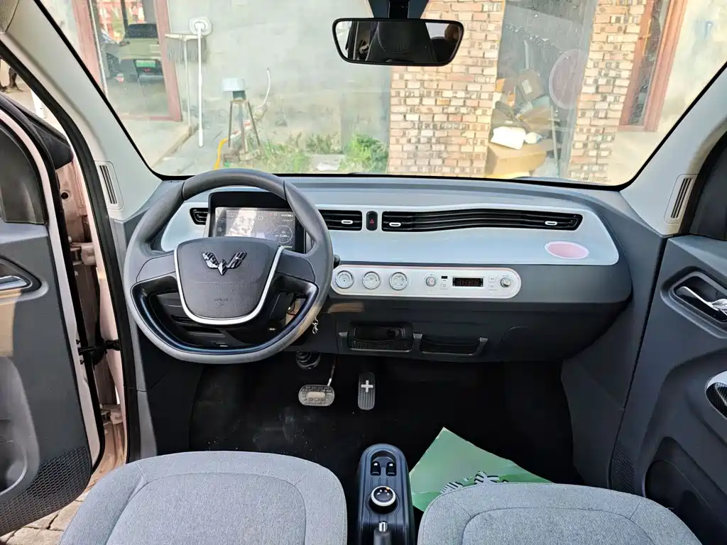 Wuling MINIEV — миниатюра 10
