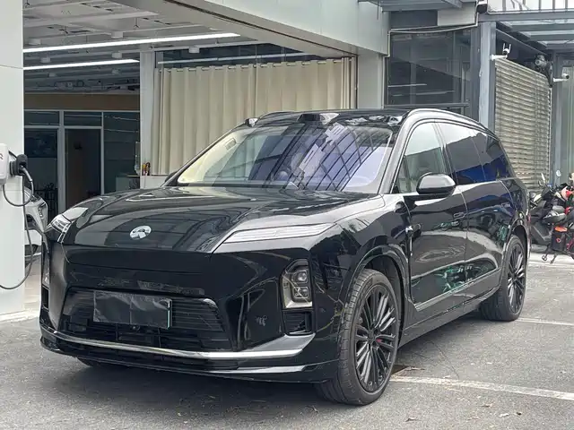 NIO ES8