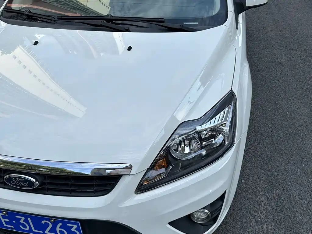 Ford Focus 2011 1.8L AT Fashion
