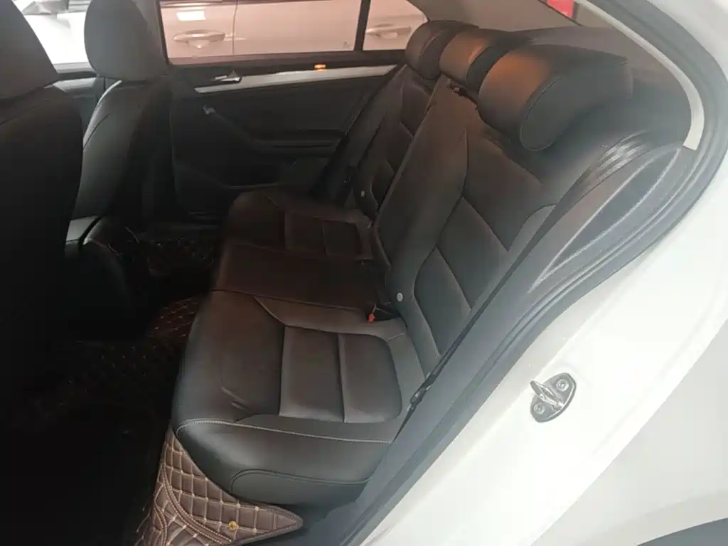 Volkswagen Sagitar — миниатюра 17