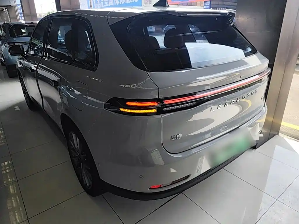 Leapmotor Leapmotor C10 — миниатюра 5