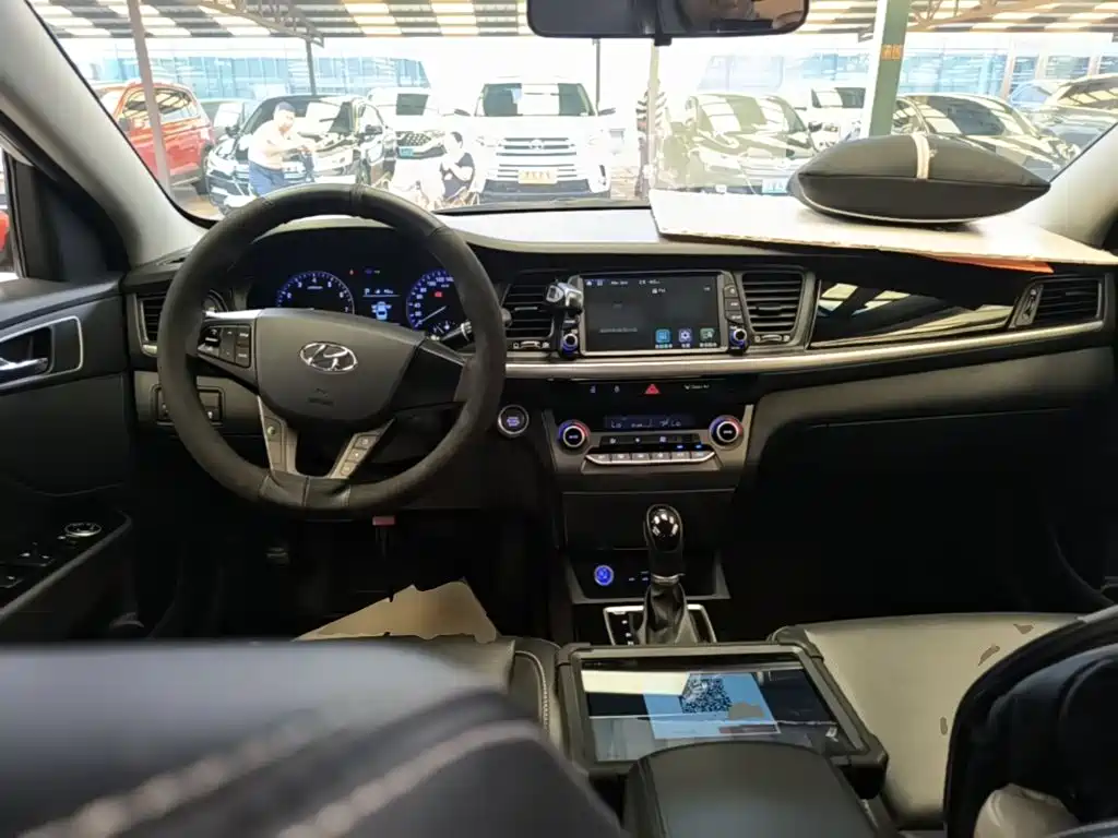 Hyundai Mistra — миниатюра 10