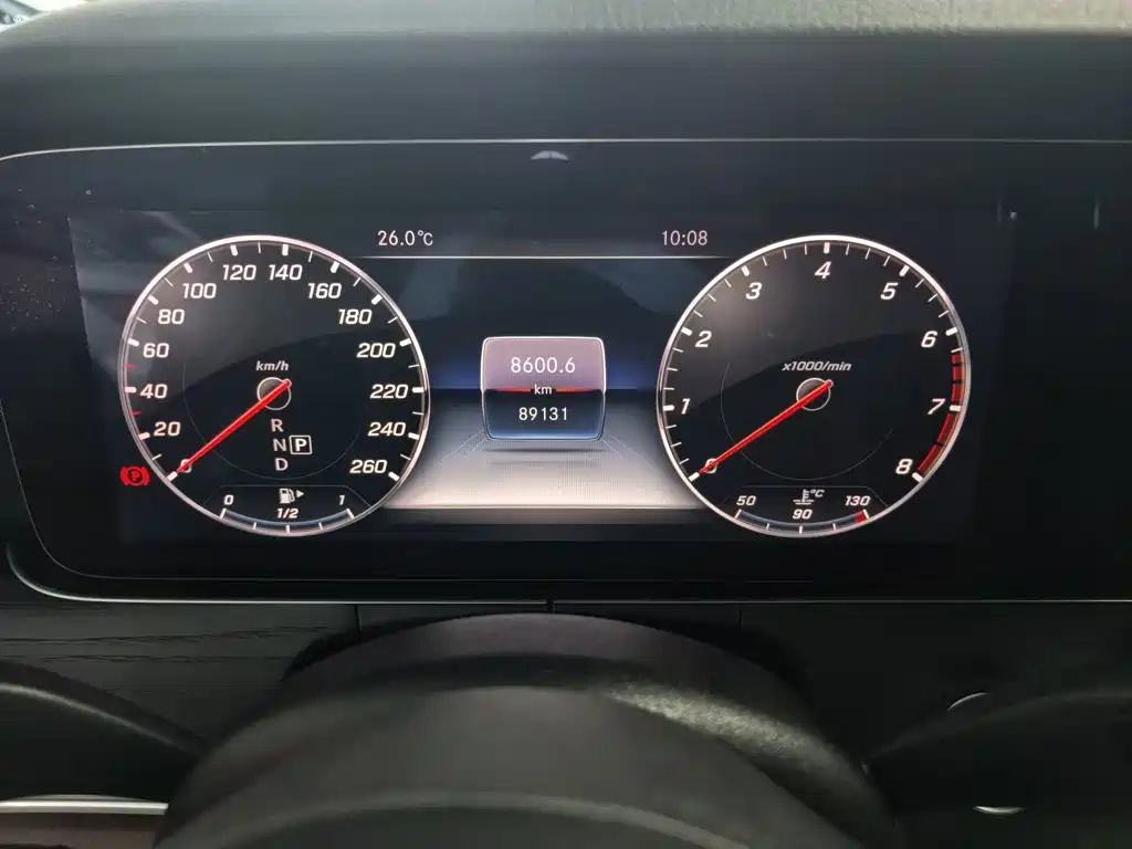 Mercedes-Benz E-Class — миниатюра 4