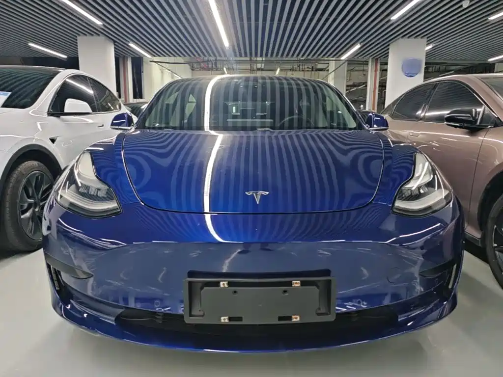 Tesla Model 3 — миниатюра 3