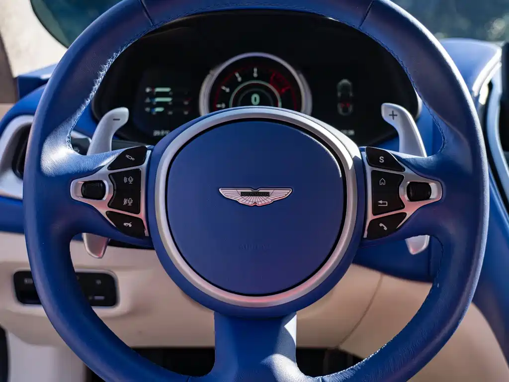 Aston Martin DB11 4.0T V8 Volante, фото 15
