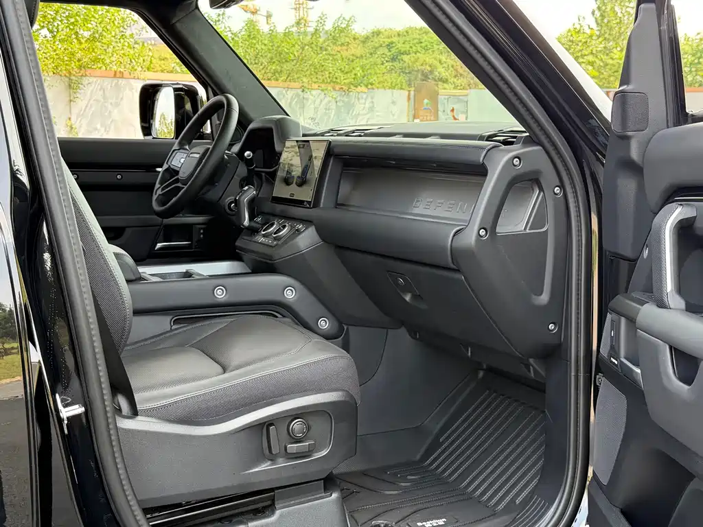 Land Rover Defender — миниатюра 16