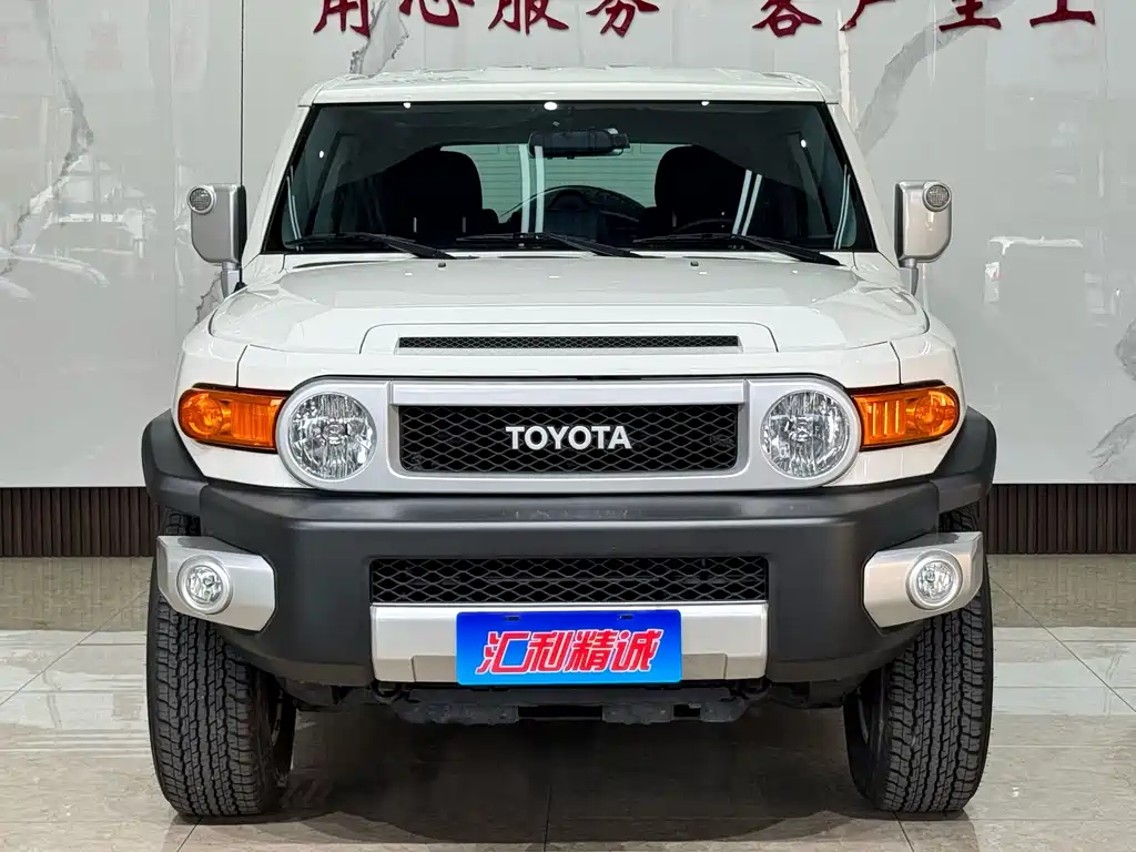 Toyota FJ Cruiser — миниатюра 2