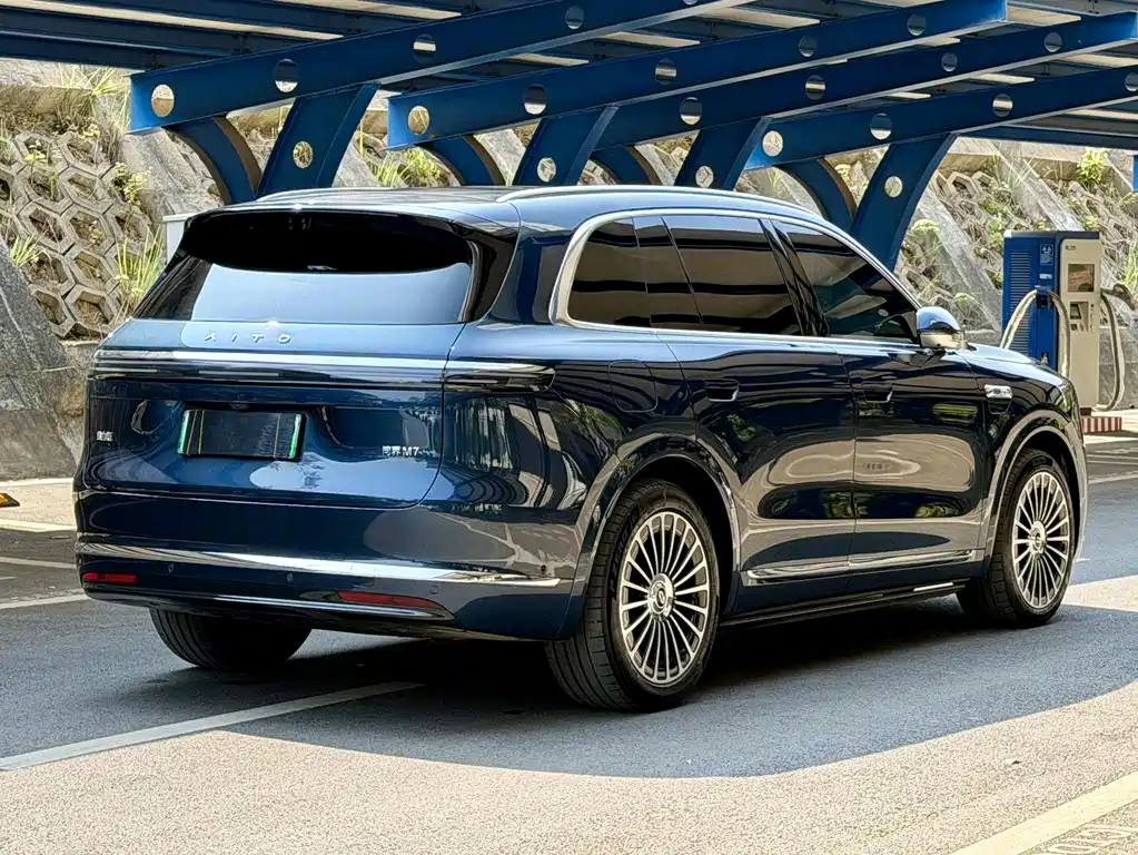 AITO ASK THE WORLD M7