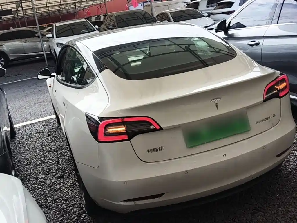 Tesla Model 3 — миниатюра 5
