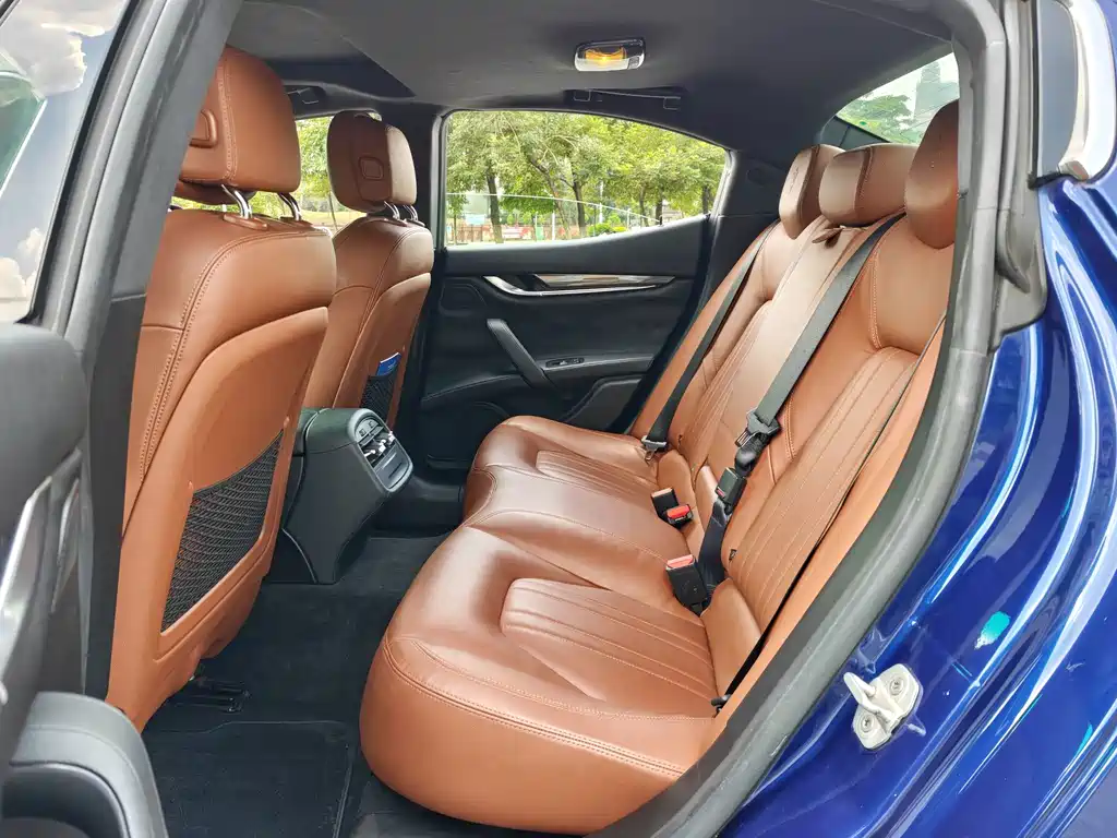 Maserati Ghibli — миниатюра 6