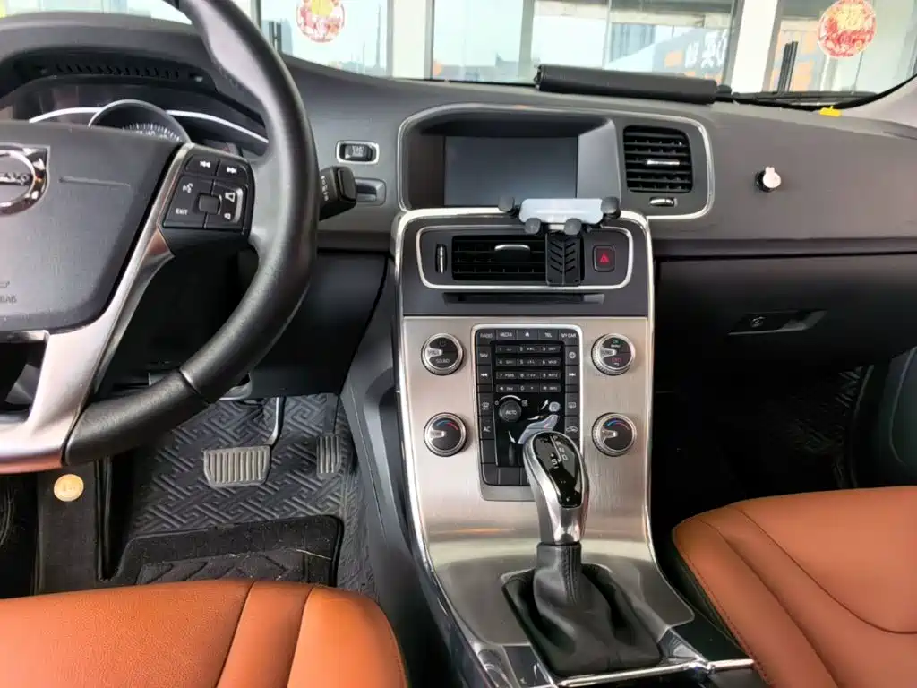 Volvo S60 — миниатюра 13