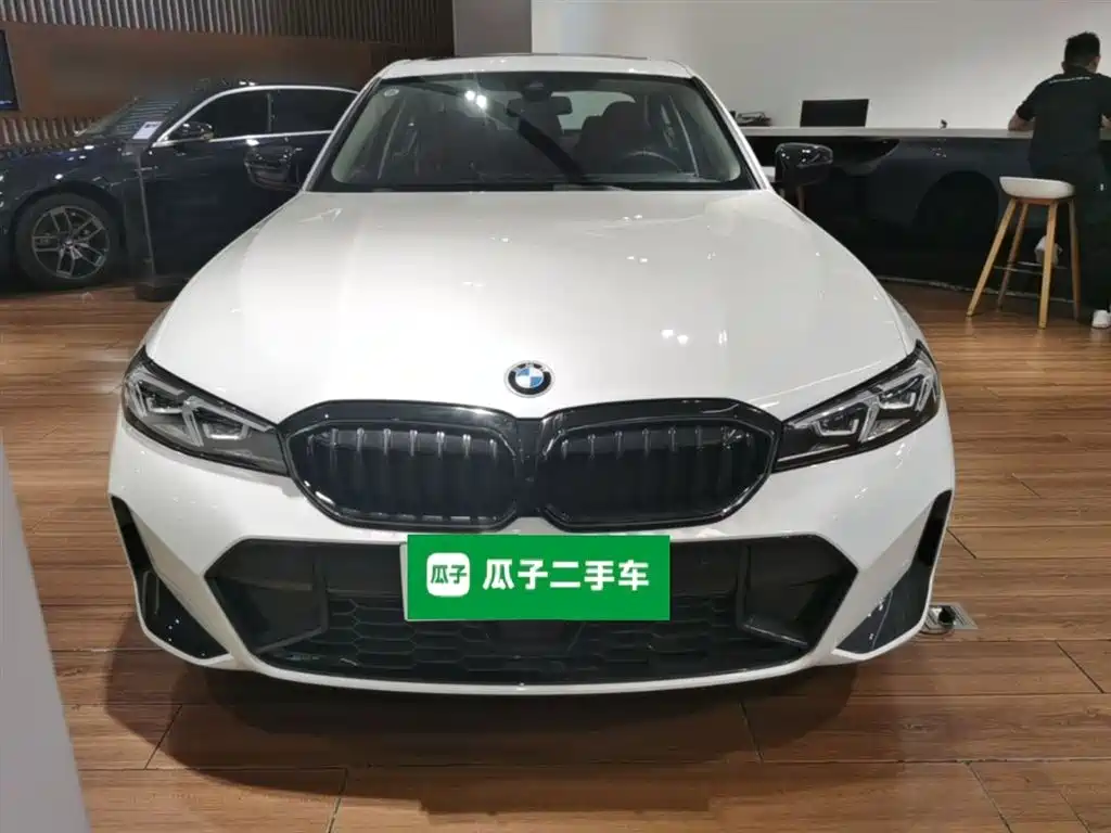BMW 3 Series - фото 3