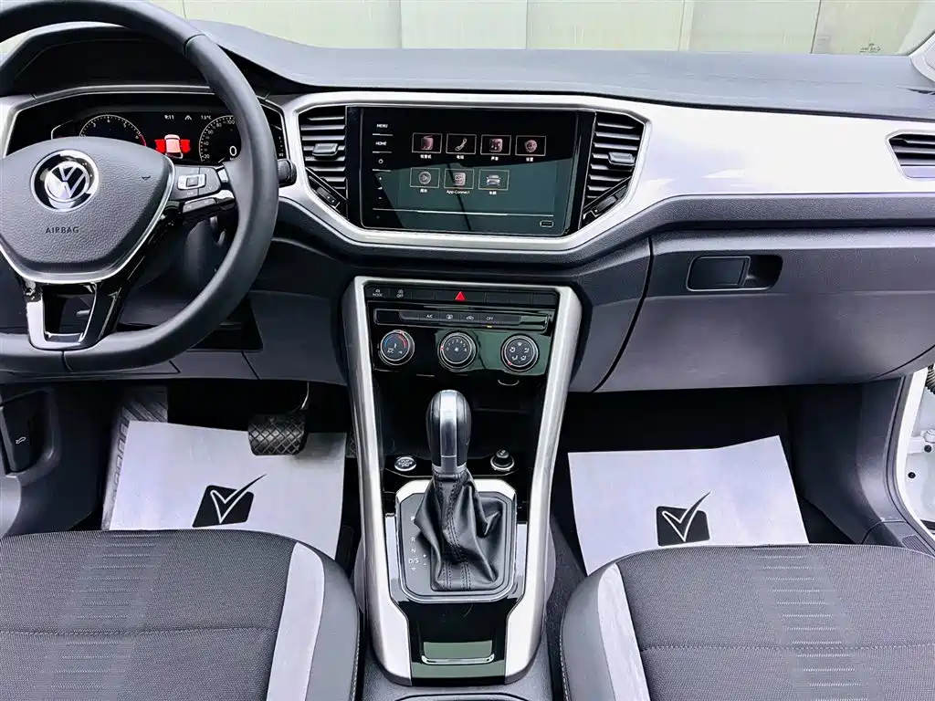 VOLKSWAGEN T ROC EXPLORING SONGS