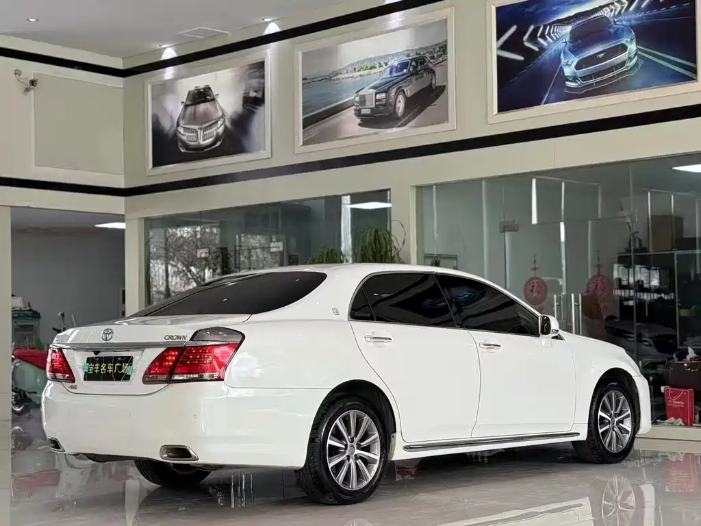 Toyota Crown 2012 2.5L Royal