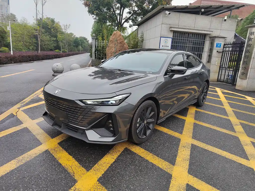 Changan UNI-V 2024