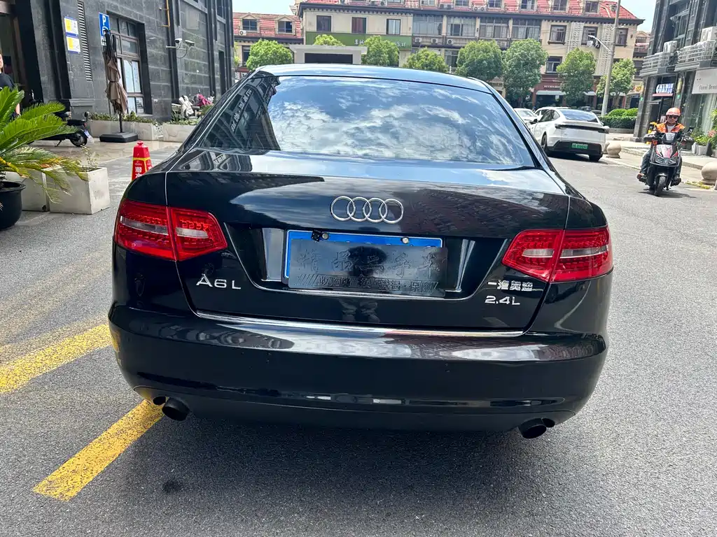 Audi A6L 2011 2.0 TFSI AT