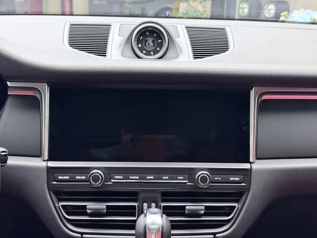 Porsche Macan — миниатюра 30