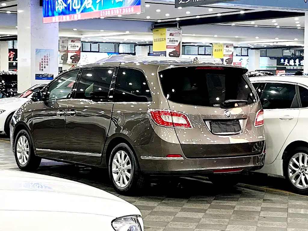 Buick GL8 2013 3.0L XT Luxury Flagship